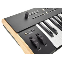 Laden Sie das Bild in den Galerie-Viewer, Korg Keystage 61