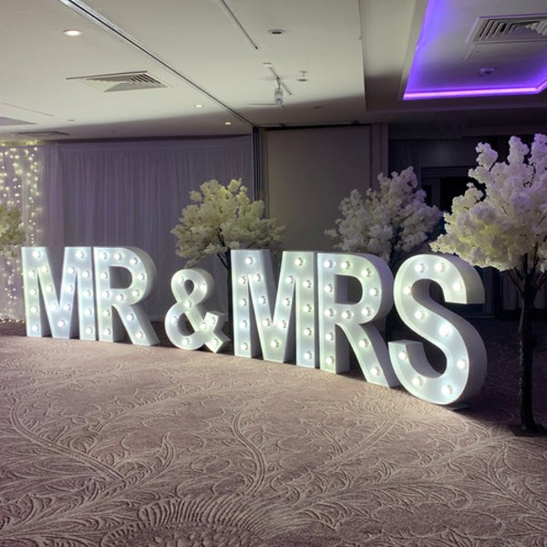 XXL Leuchtbuchstaben - MR & MRS