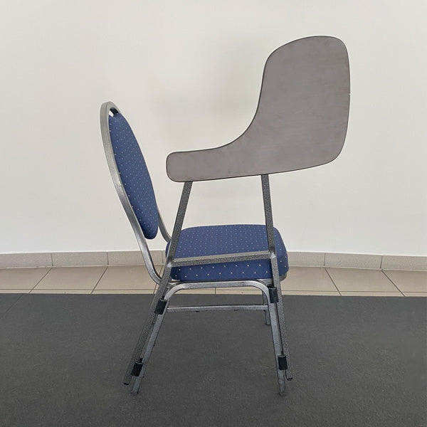 Bankettstuhl mit Schreibauflage blau