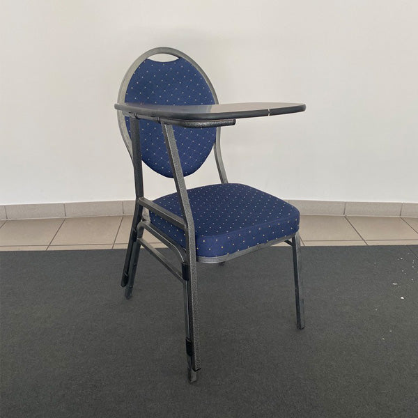Bankettstuhl mit Schreibauflage blau